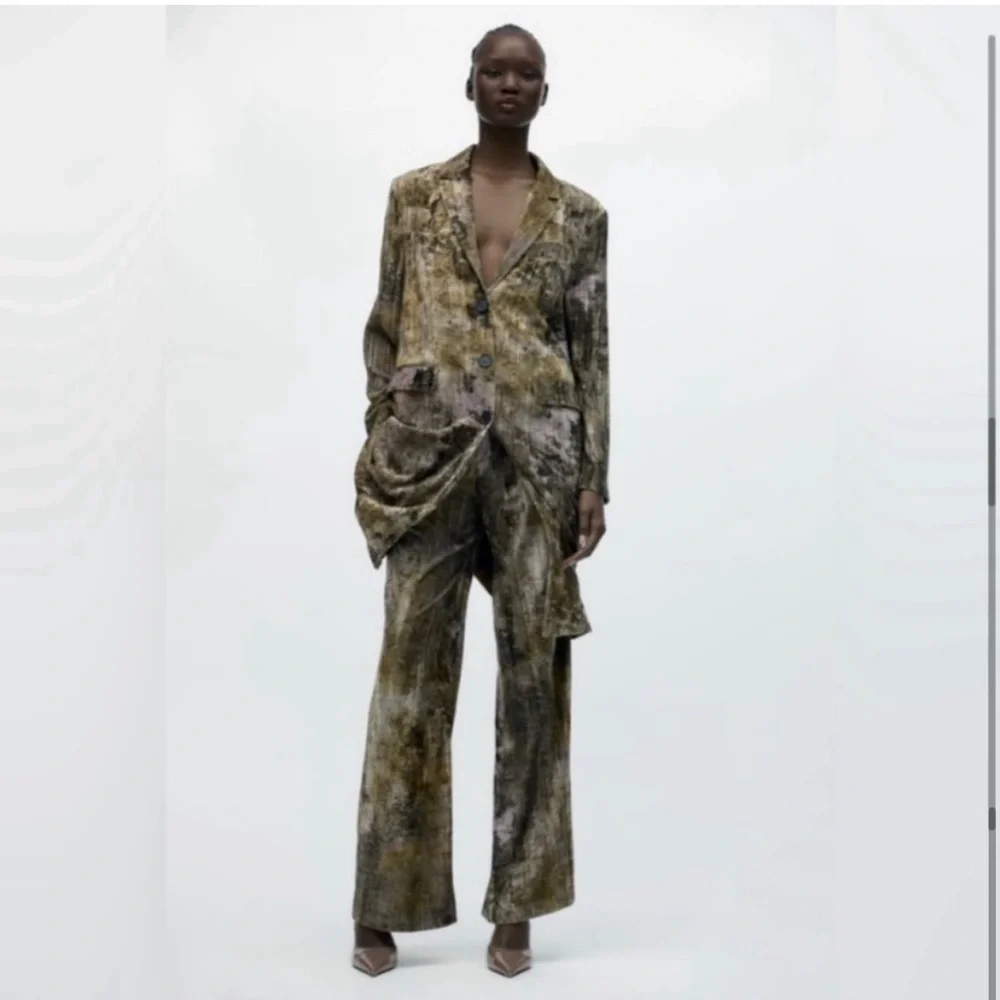 Zara Taupe Pointed Toe High Heel Court Shoes - Picture 8 of 10